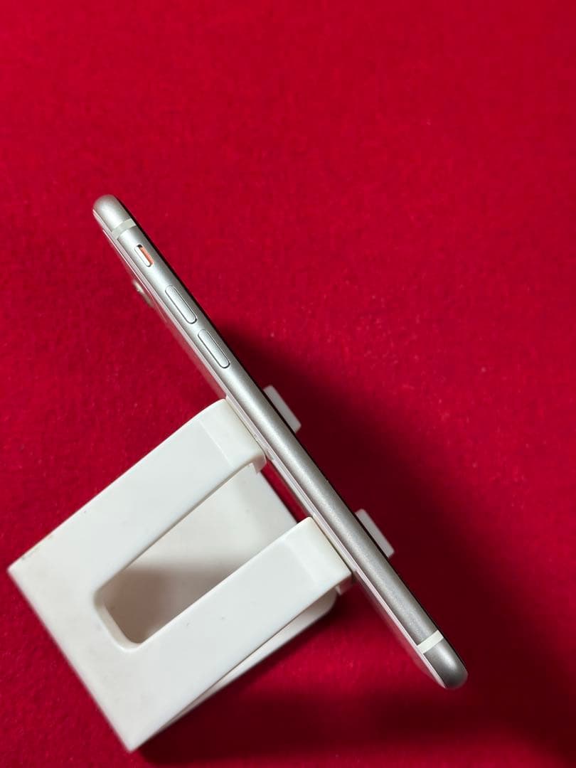 【8183】iPhone SE3第3世代スターライト 64GB simフリー