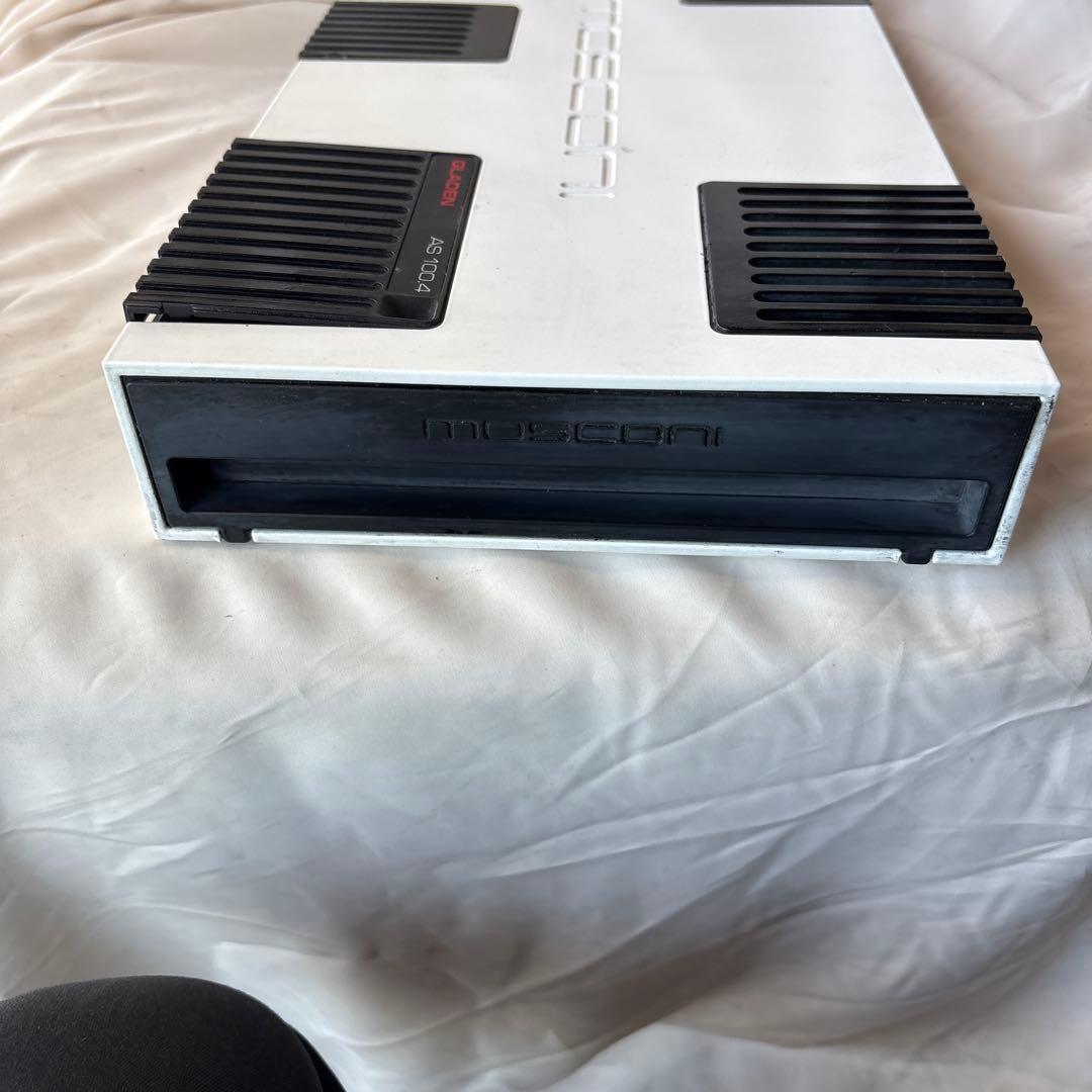 モスコニカーオーディオ用アンプ「Mosconi AS 100.4 ケーブルセット