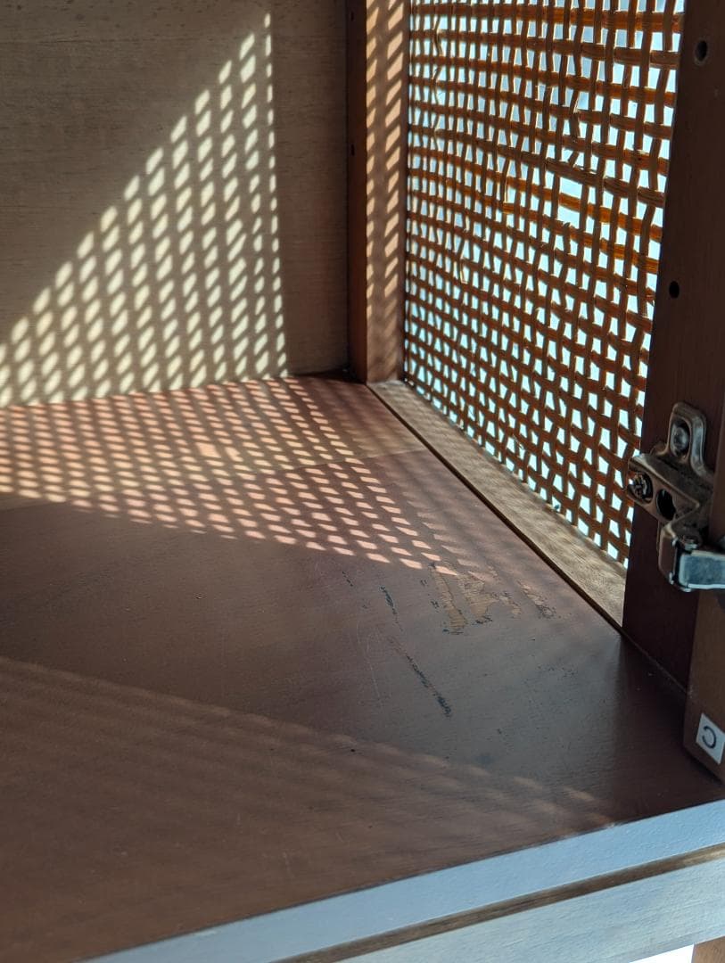 上質デザインの輸入木製 籐 キャビネット 海外品 希少