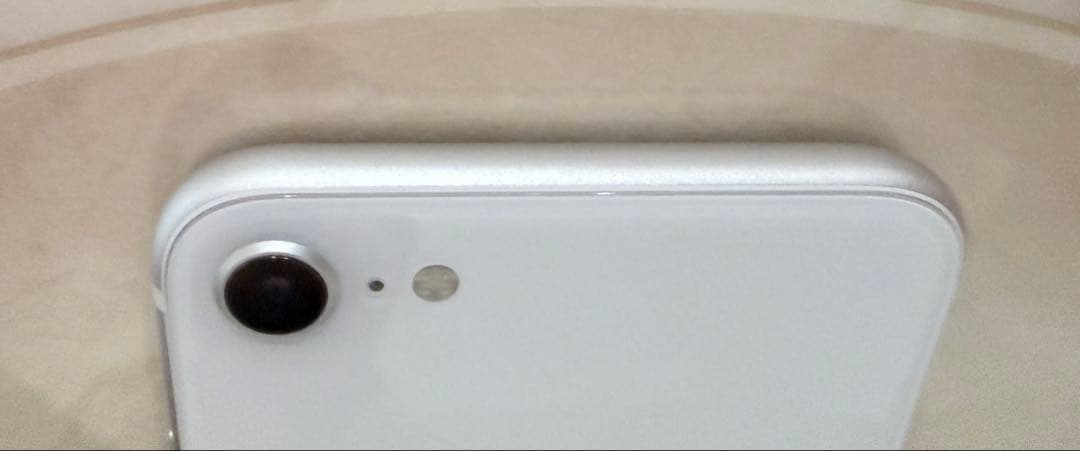 Apple iPhone SE (第2世代) ホワイト64GB 中古品