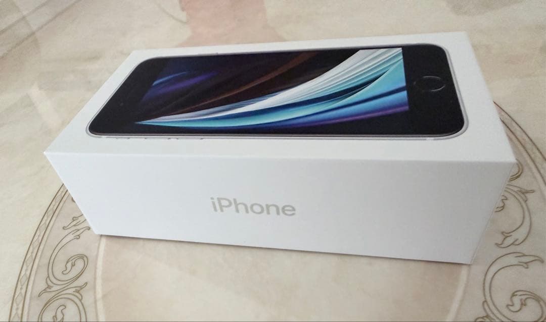 Apple iPhone SE (第2世代) ホワイト64GB 中古品