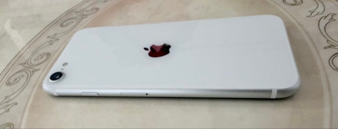Apple iPhone SE (第2世代) ホワイト64GB 中古品