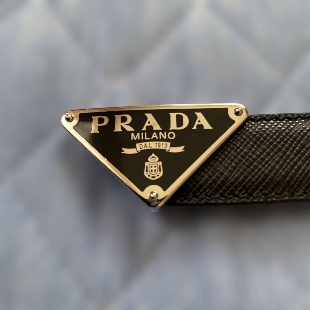 プラダ　サフィアーノレザーベルト トライアングルメタルバックル