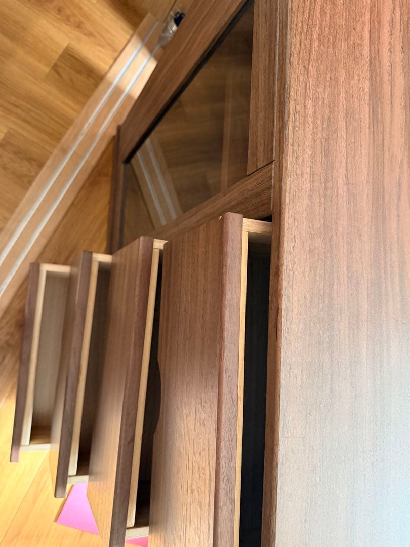 木目調 食器棚 ガラス扉 4引き出し