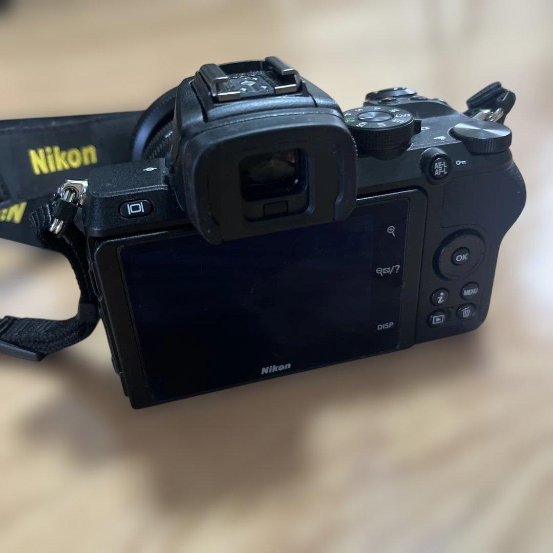 Nikon Z50 ミラーレス一眼レフカメラ レンズ付き