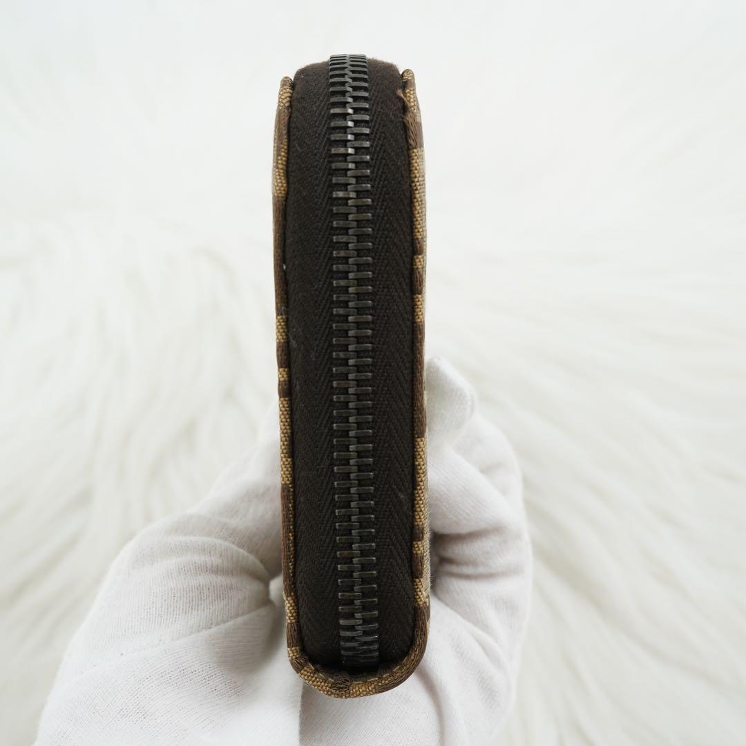 新品同様　FENDI フェンディ　長財布　ズッカ柄　FFロゴ　キャンバス生地