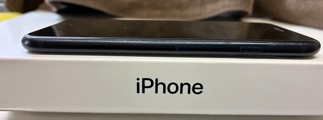 【美品】iPhone SE第3世代64GB本体、ケーブル、箱付き