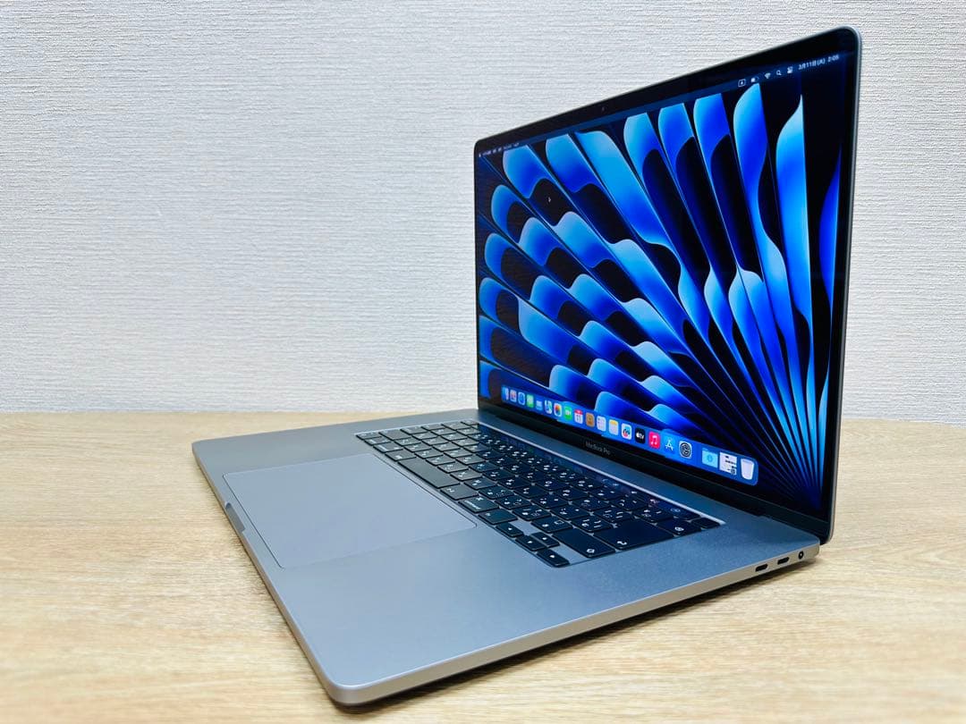2025年OS] MacBook Pro ／4K／メモリ32GB／Office付