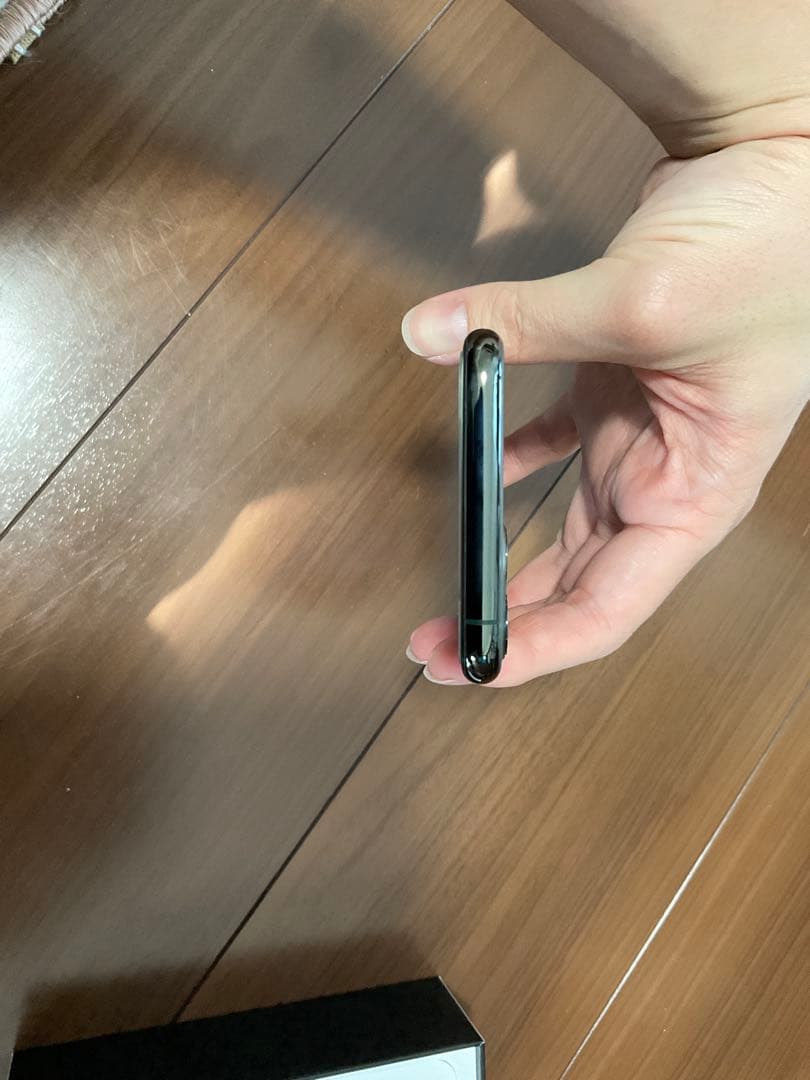 Apple iPhone 11 Pro ミッドナイトグリーン本体