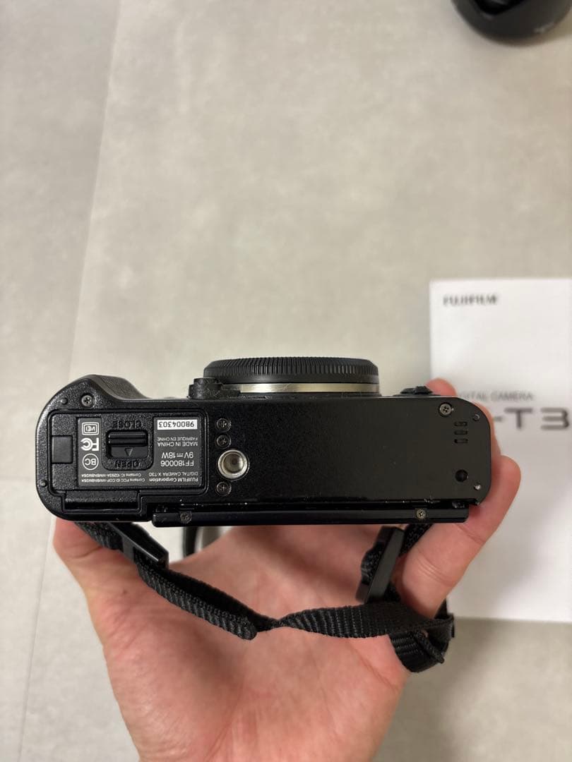 Tony　富士フイルム　X-T30 本体　レンズ付き　ミラーレスカメラ