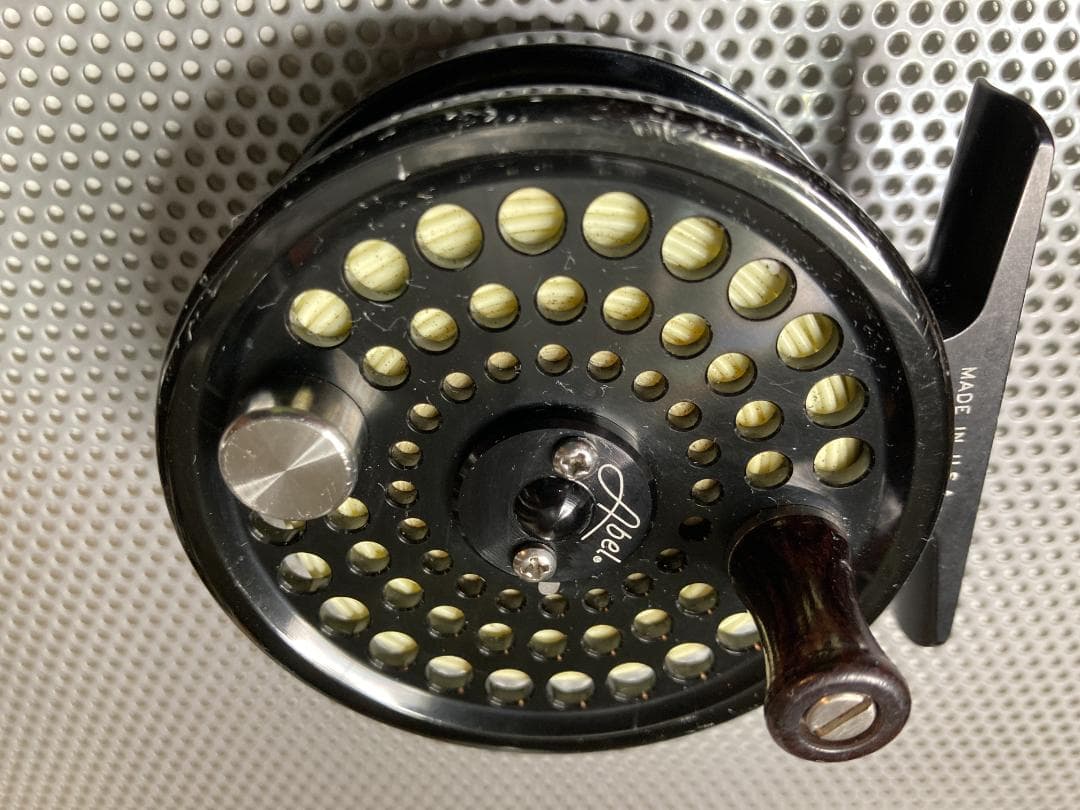 Abel TR1 フライリール　ブラック　　w/ゴールド交換スプール