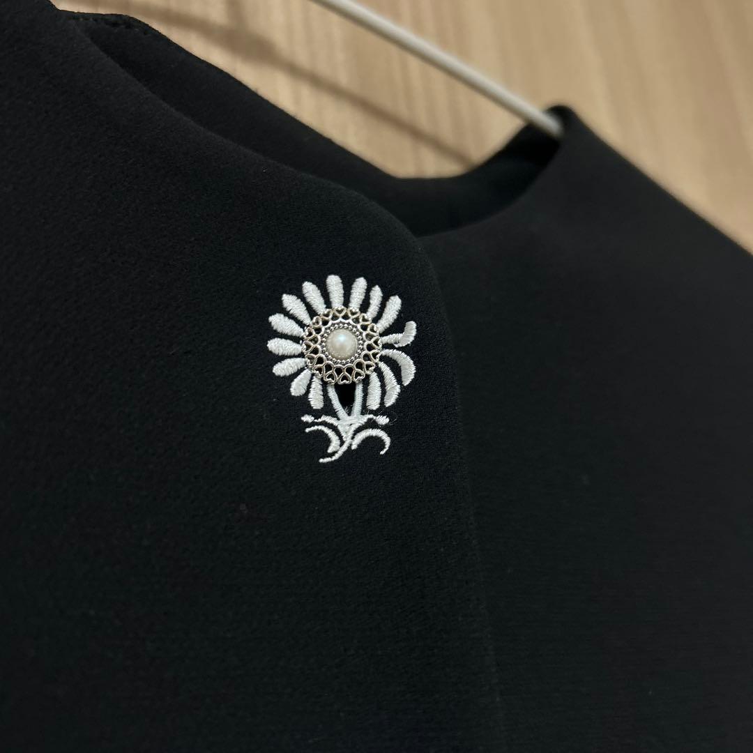 Embroidered Buttonholes スリーブレスドレス