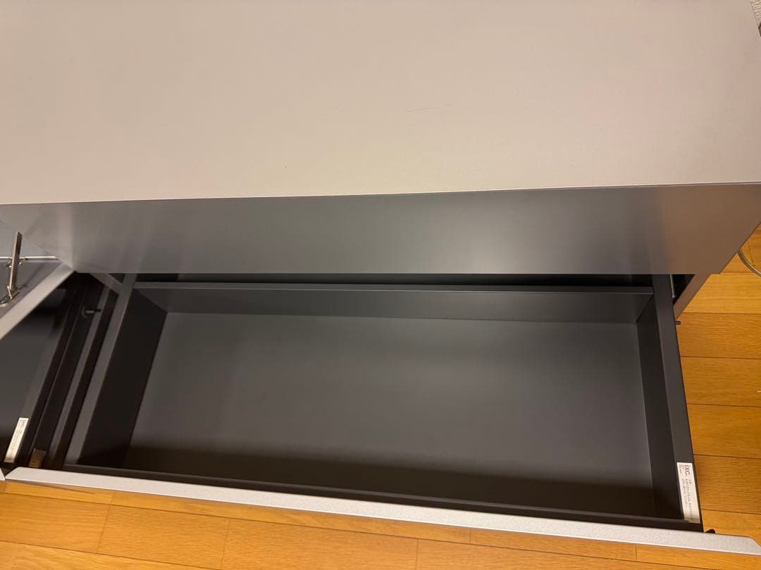 【匿名配送】Cassina★LOTUS★シアターボードW1700★マットシルバー