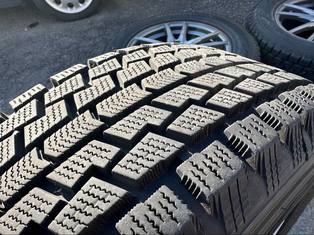 225/65R17 スタッドレスタイヤ　ホイール4本セット　ハリアー