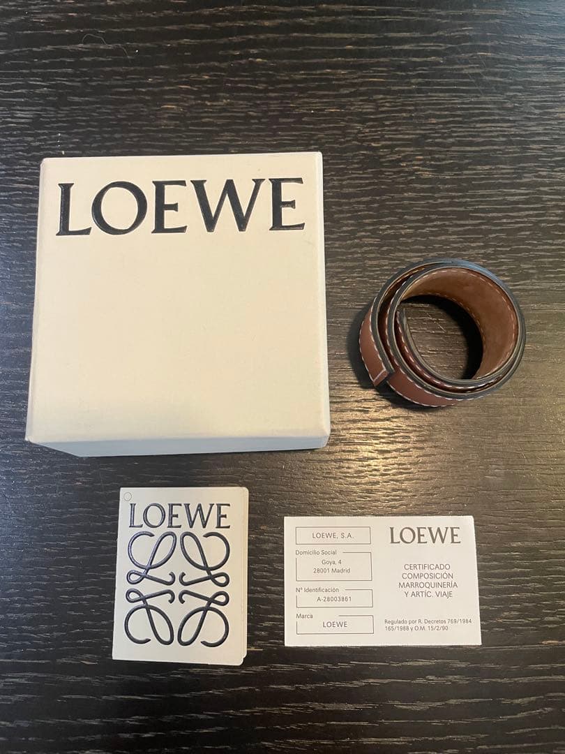 LOEWE ベージュレザー バングル