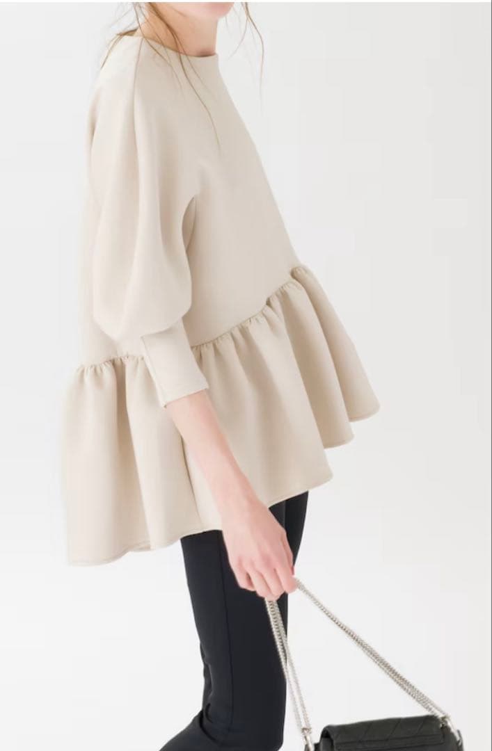 ツルバイマリコオイカワ キリル　ベージュ　グレー　長袖