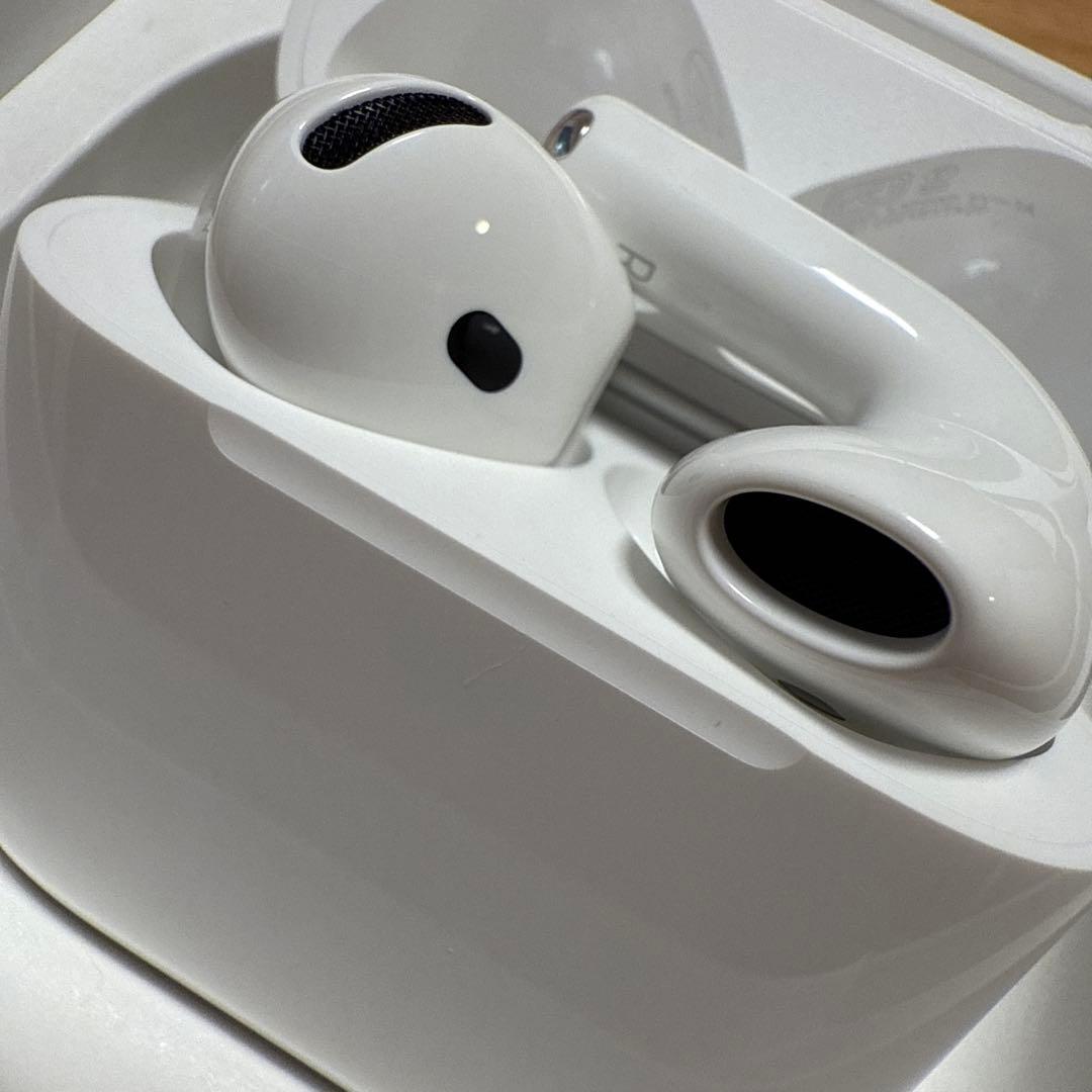 Apple AirPods 4 ノイズキャンセリングMXP93J/A