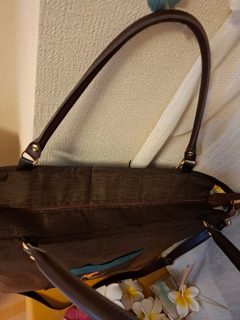 最終お値下げ!　ハワイアンキルト　大きめ横長　バッグ　2WAY　革タグチャーム付