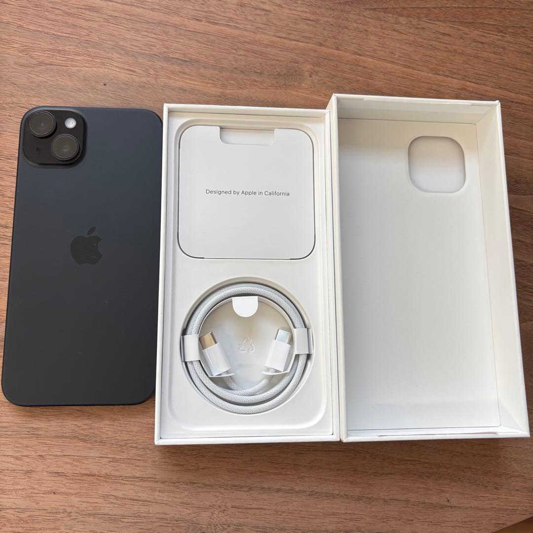 ろあ【使用1年のみ美品】iPhone 15Plus 256Gブラック