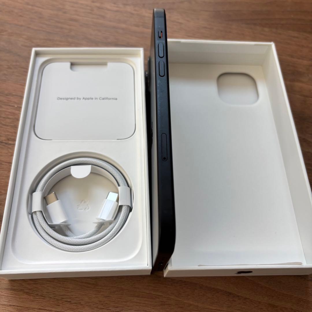 ろあ【使用1年のみ美品】iPhone 15Plus 256Gブラック