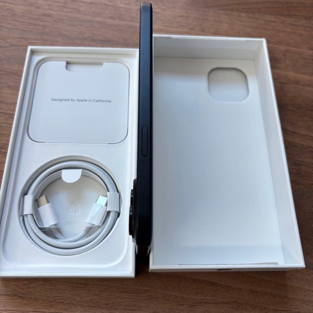 ろあ【使用1年のみ美品】iPhone 15Plus 256Gブラック