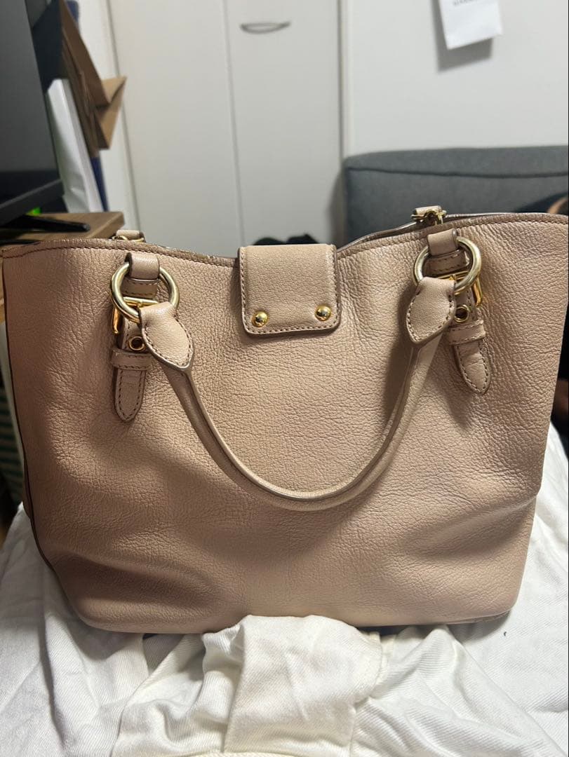 Miu Miu ベージュ レザー ハンドバッグ