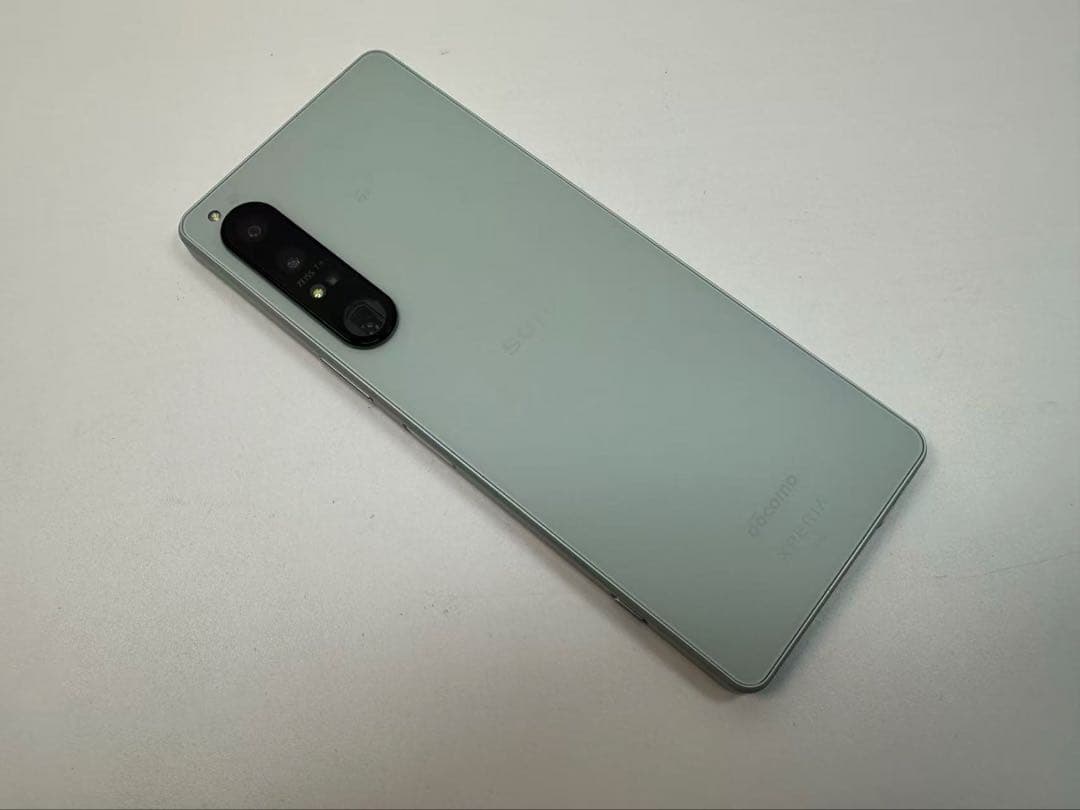美品 SONY Xperia 1 IV docomo アイスホワイト