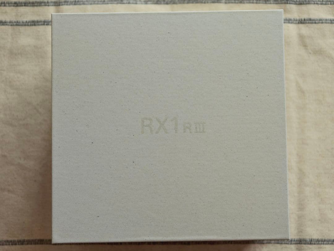 ソニー Cyber-shot DSC-RX1RM3