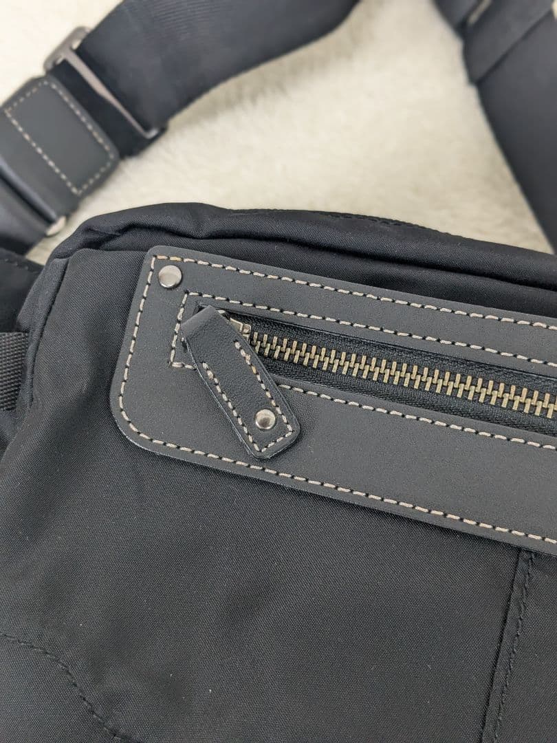 【未使用品】agnes b.VOYAGE　アニエスベー　ナイロン　レザー　黒