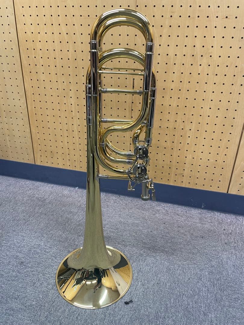 ヤマハ　バストロンボーン　YAMAHA-YBL830