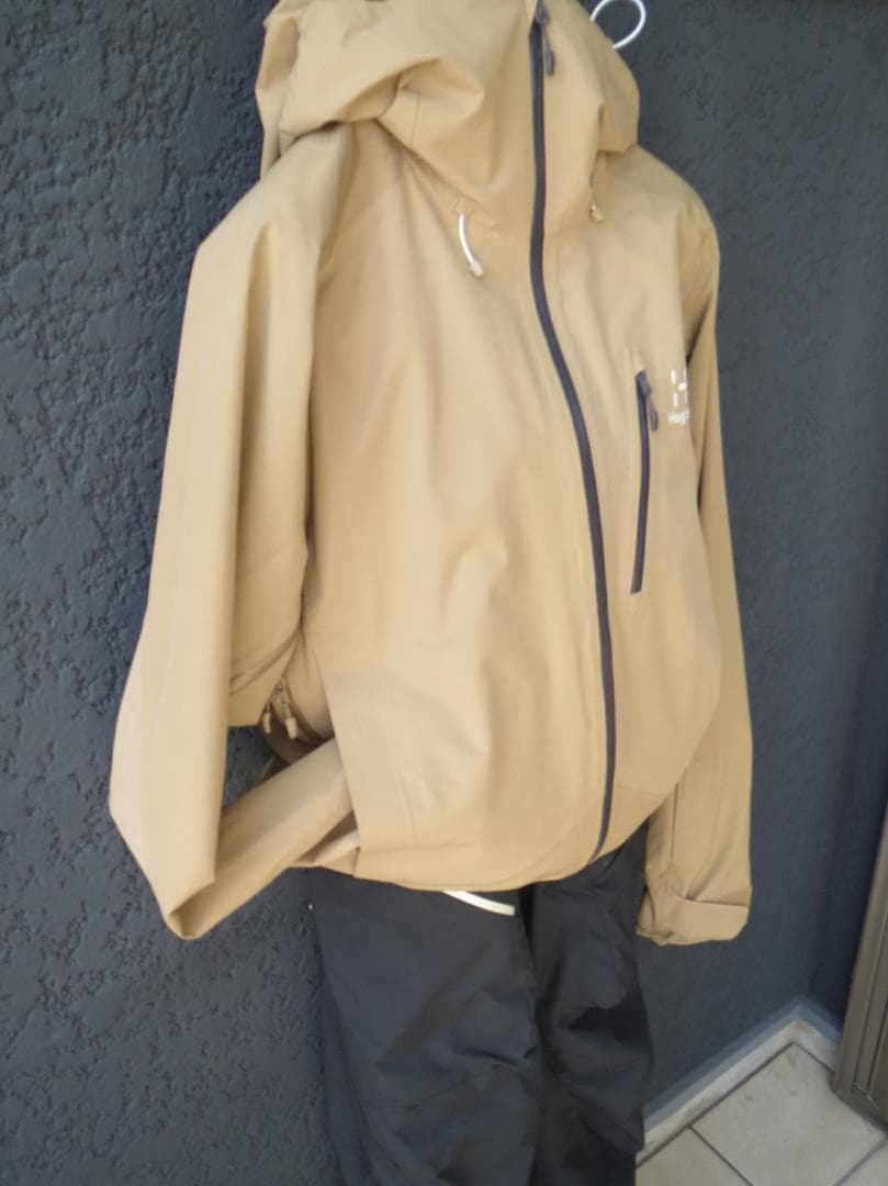 ホグロフス　スキーウェアセット（ジャケット・パンツ）