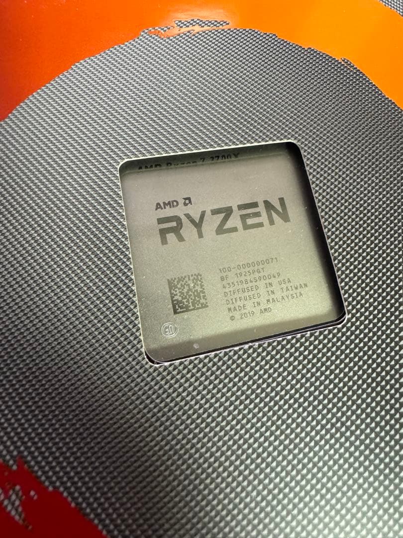 AMD Ryzen 3700X CPU + 新品純正クーラー
