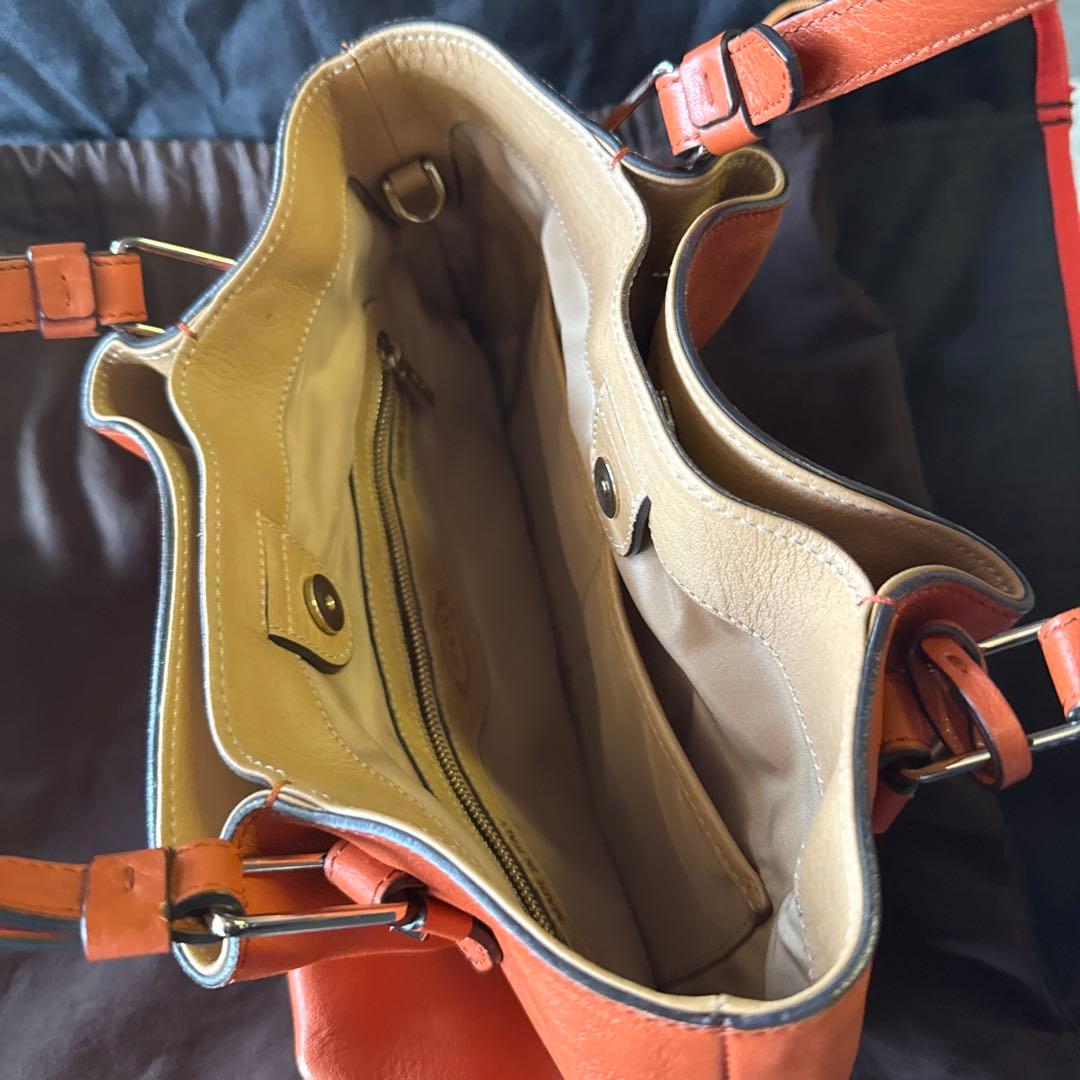 TOD'S オレンジ レザー ハンドバッグ　中古