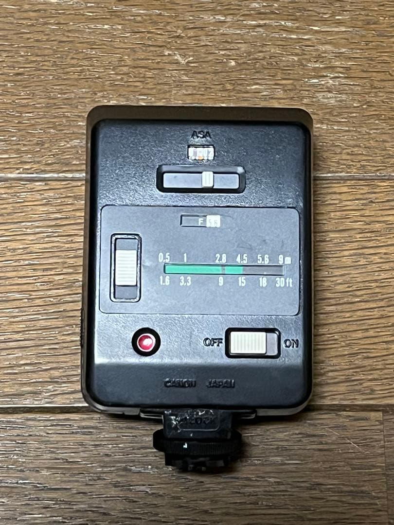 Ｃａｎｏｎ　ＡＥ－１　一眼レフカメラ　セット　ブラック　ストロボ・レンズ付き