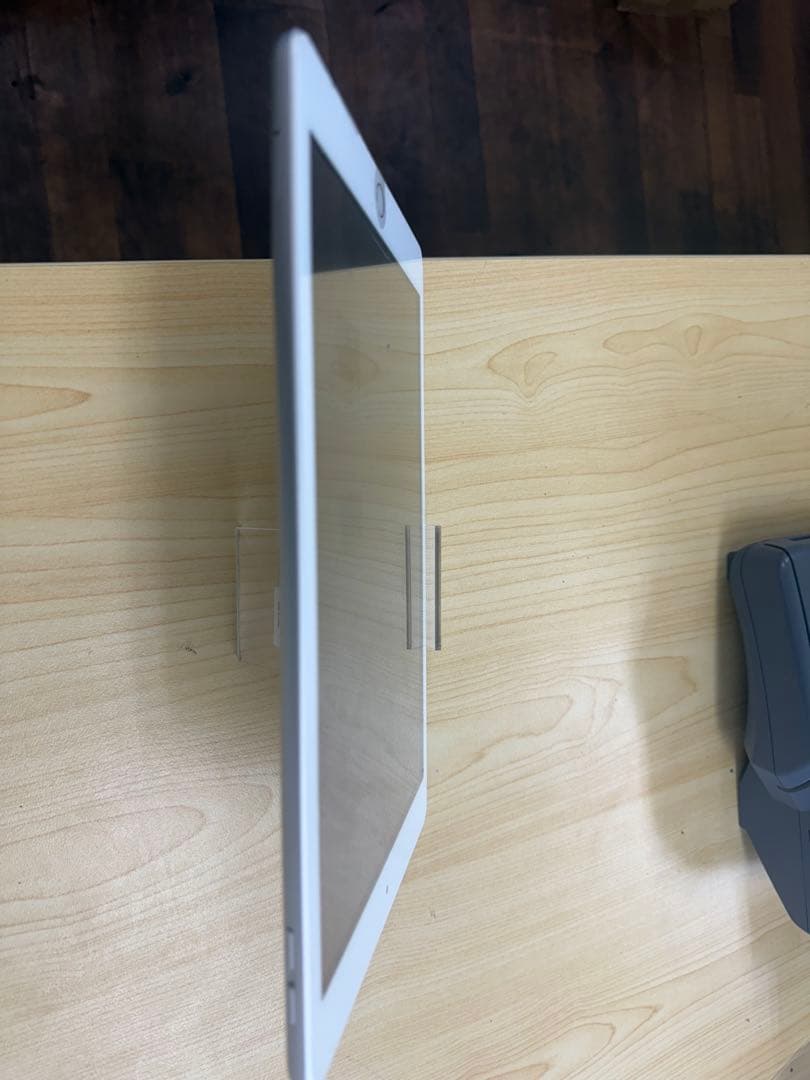 iPad 第8世代　32GB SIMフリー画面　バッテリー新品