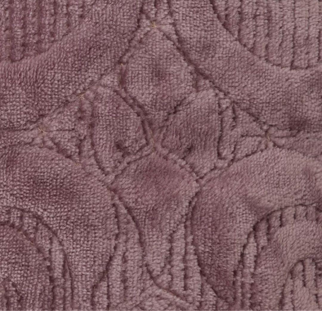 新品　薄紫色のエレガントなラグ　ラベンダー　リバーシブル　ベルベッド