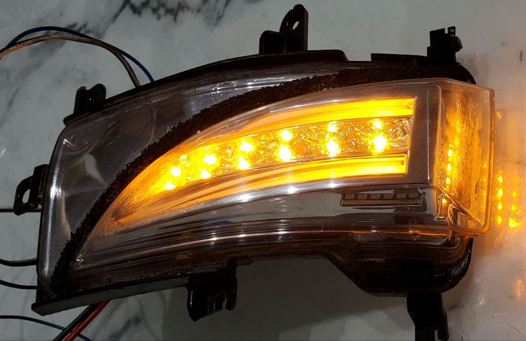 ヴァレンティ LED ドアミラーウインカー(エルグランドE52用)