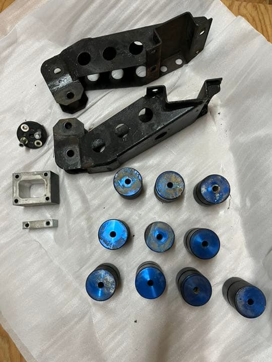 ランドクルーザー80 ボディリフトアップパーツ　スペーサー