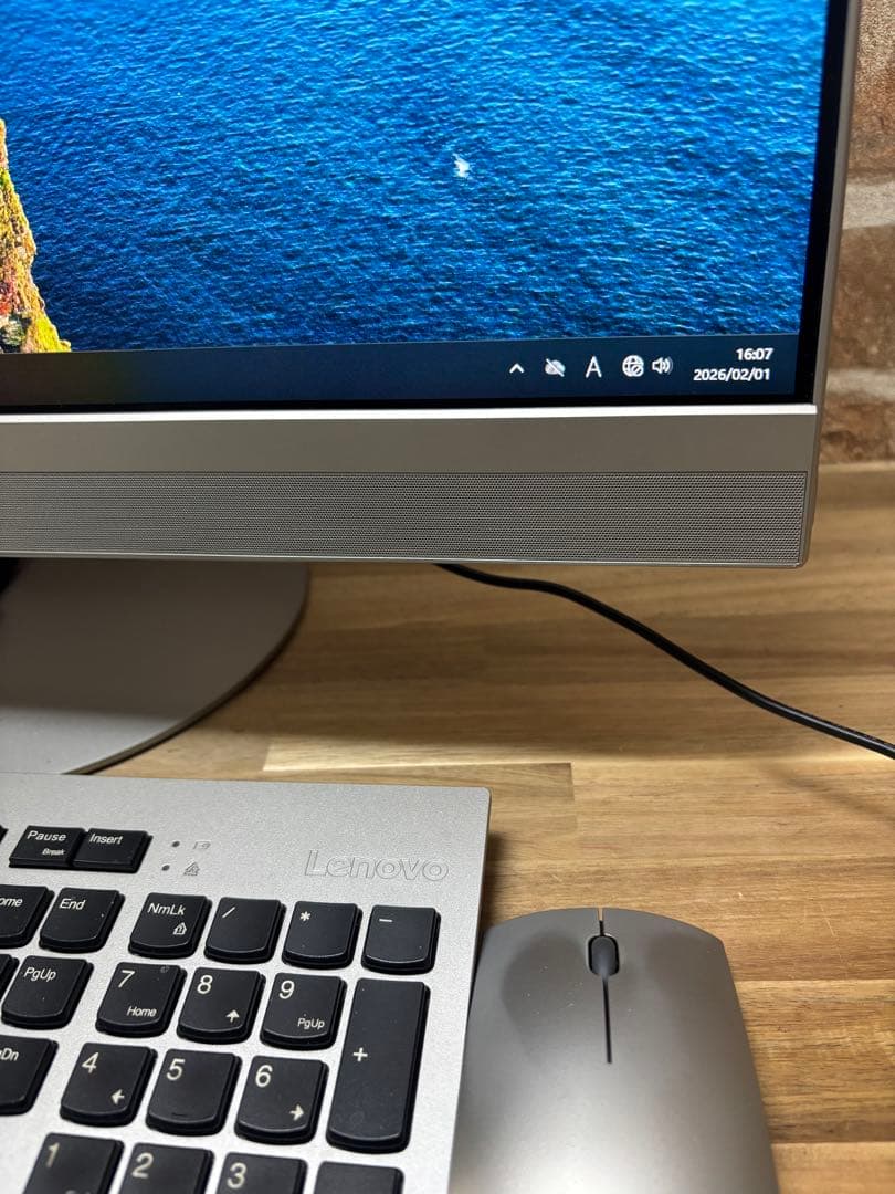 美品★爆速Core i7/メモリ12GB/SSD搭載★Lenovo 一体型PC