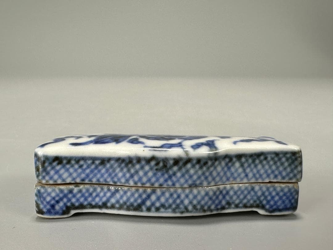 中国美術　清朝　清時代　青花花卉文　玩字款　香合　染付蓋物　香道具　唐物　古物