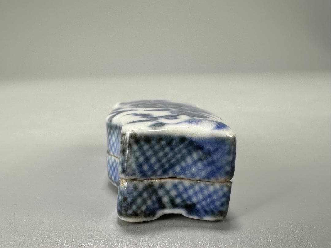 中国美術　清朝　清時代　青花花卉文　玩字款　香合　染付蓋物　香道具　唐物　古物