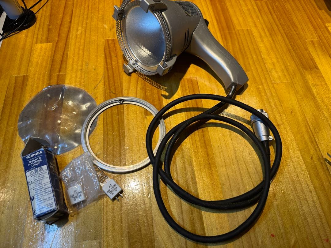 東芝ライテック　撮影用バッテリーライトセット一式