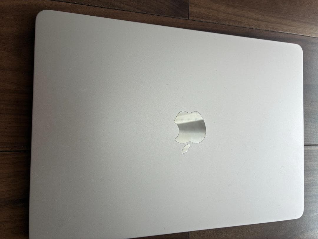 Apple MacBook Air M3 ゴールド シルバー