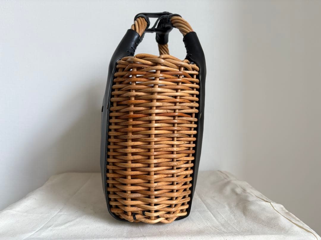 極美品　ebagos オイルショルダーミニ 紅籐 ブラック エバゴス　黒