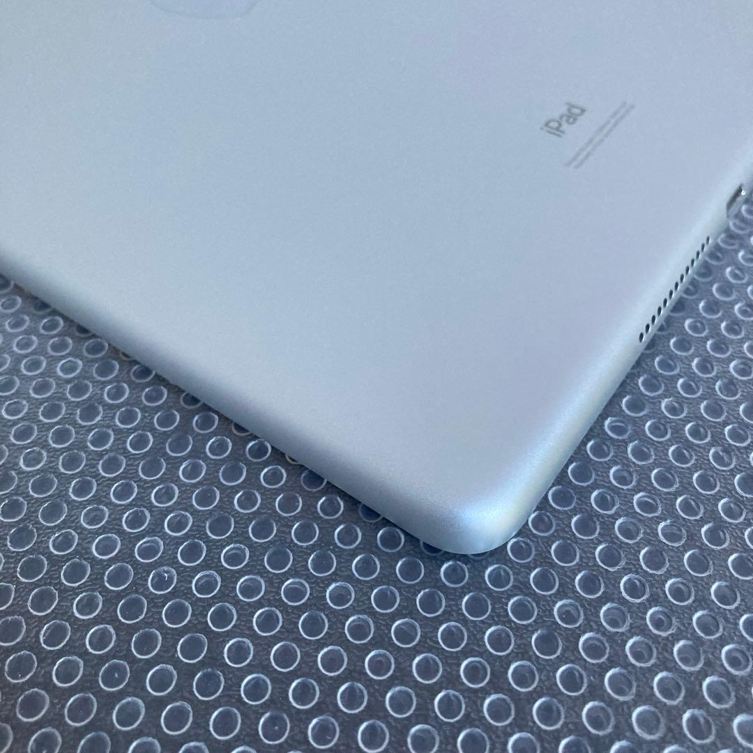 3932【早い者勝ち】美品☆iPad7 第7世代 32GB WIFIモデル☆