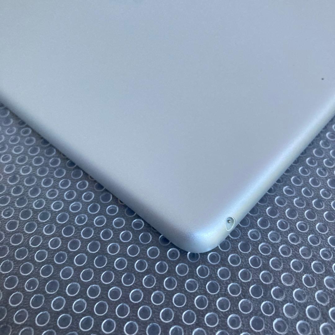 3932【早い者勝ち】美品☆iPad7 第7世代 32GB WIFIモデル☆