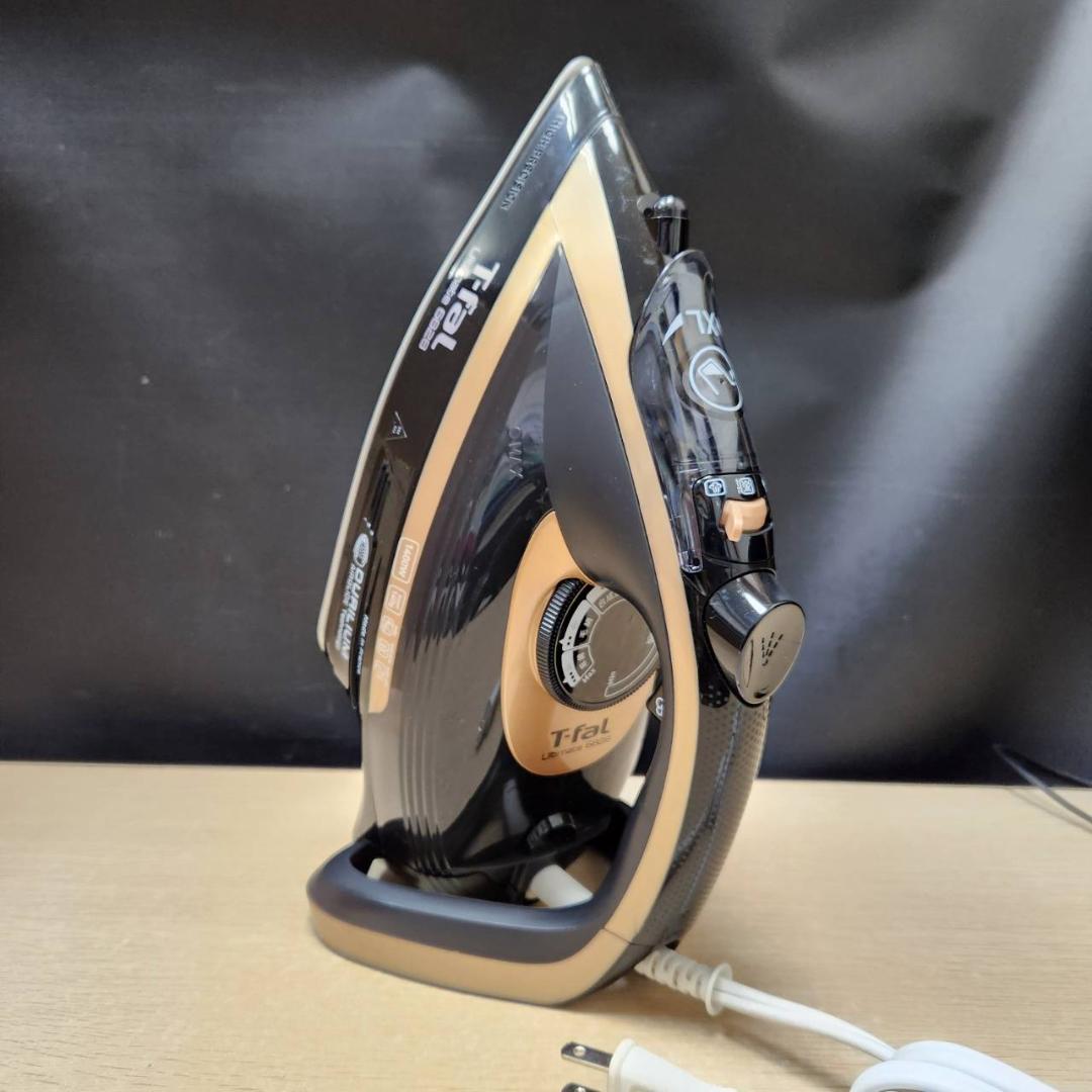 ★T-fal　アルティメット スチームアイロン FV6828