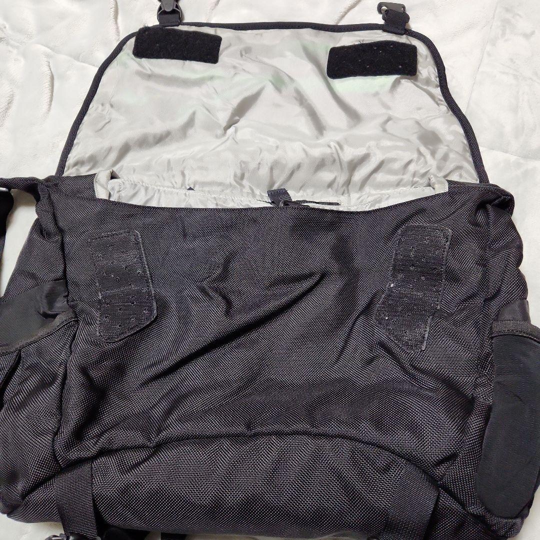 patagonia ブラック メッセンジャーバッグ　ハーフマス
