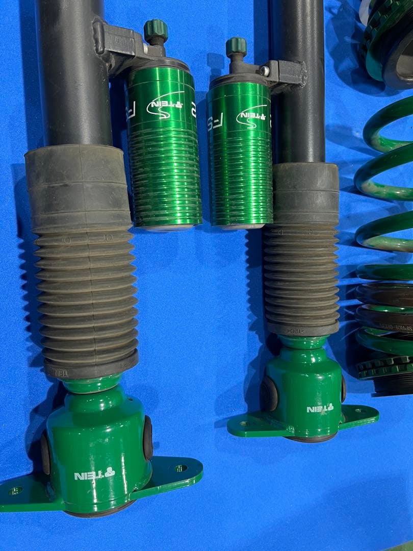 テスラ モデルＹ TEIN FS2 美品中古