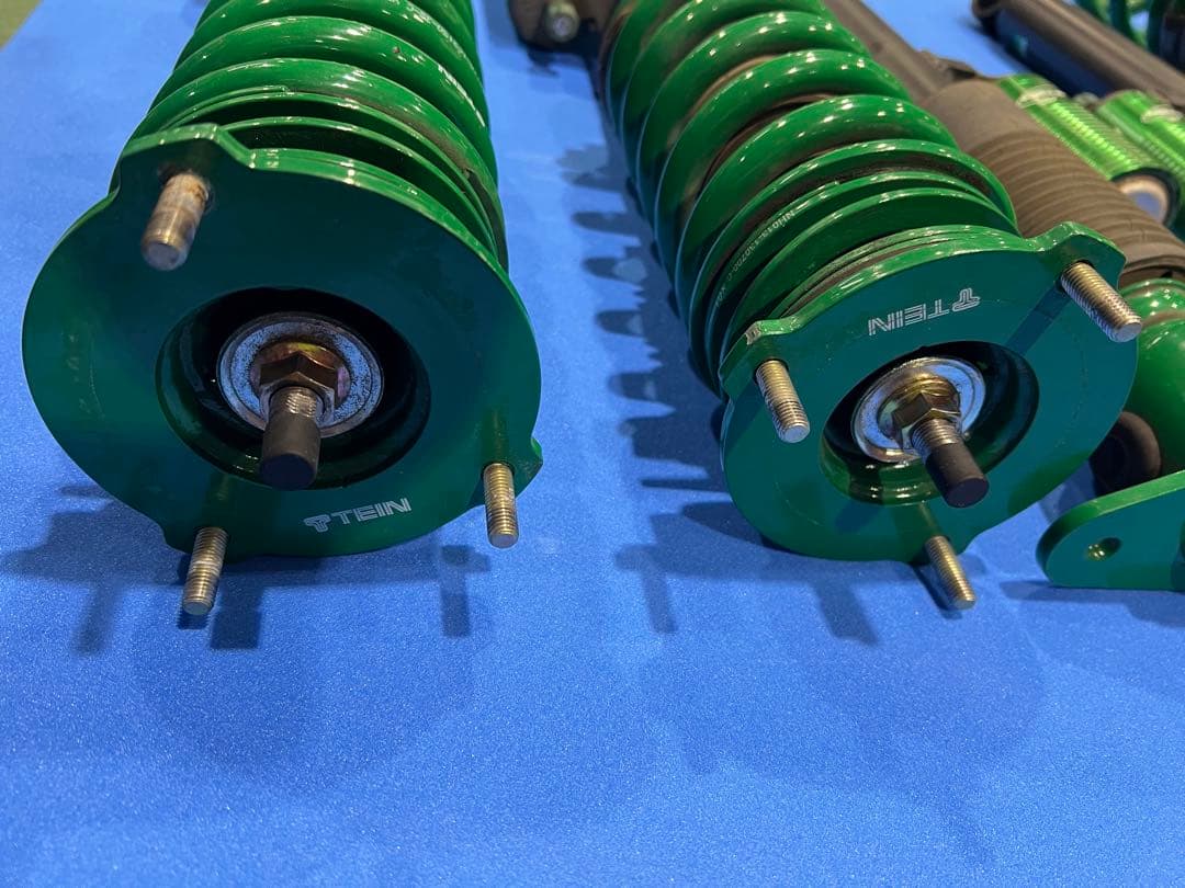 テスラ モデルＹ TEIN FS2 美品中古